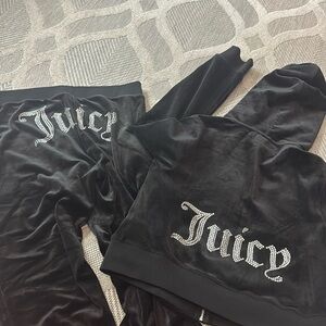 Juicy couture set.